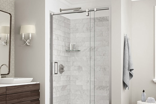 Bathtub or shower base including surround